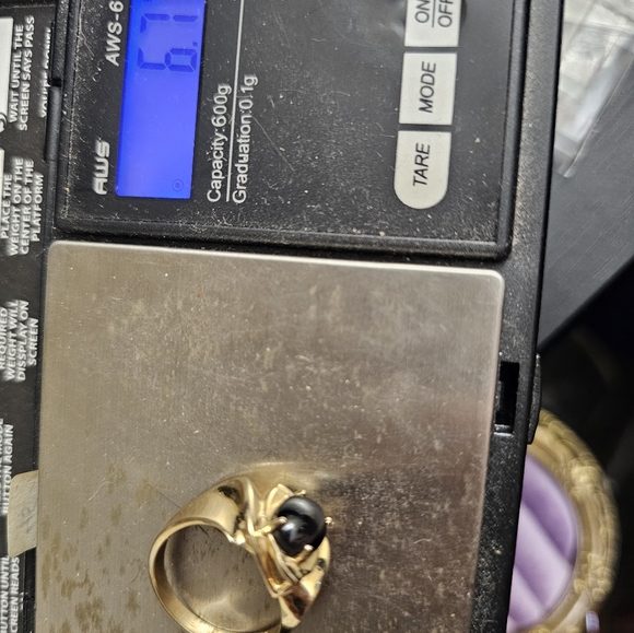 14k black stone ring size 9. Stamped 14k. It looks like a black star sapphire bu - Picture 7 of 7